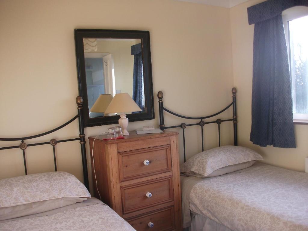 Fuchsia House Bed And Breakfast Connemara Renvyle Room photo